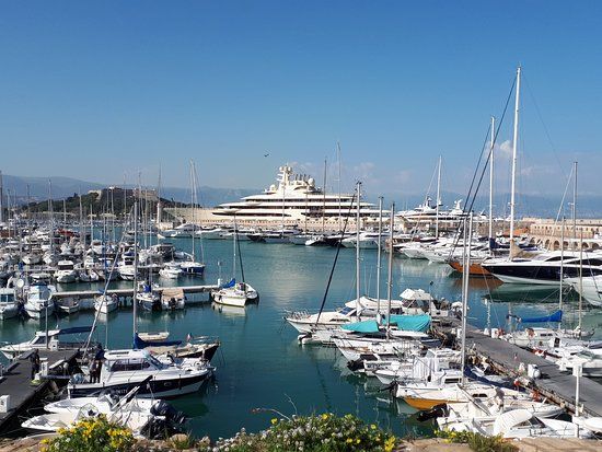 Port Vauban Antibes Capitainerie