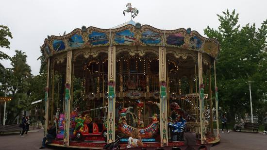 Square Reynaldo Hahn