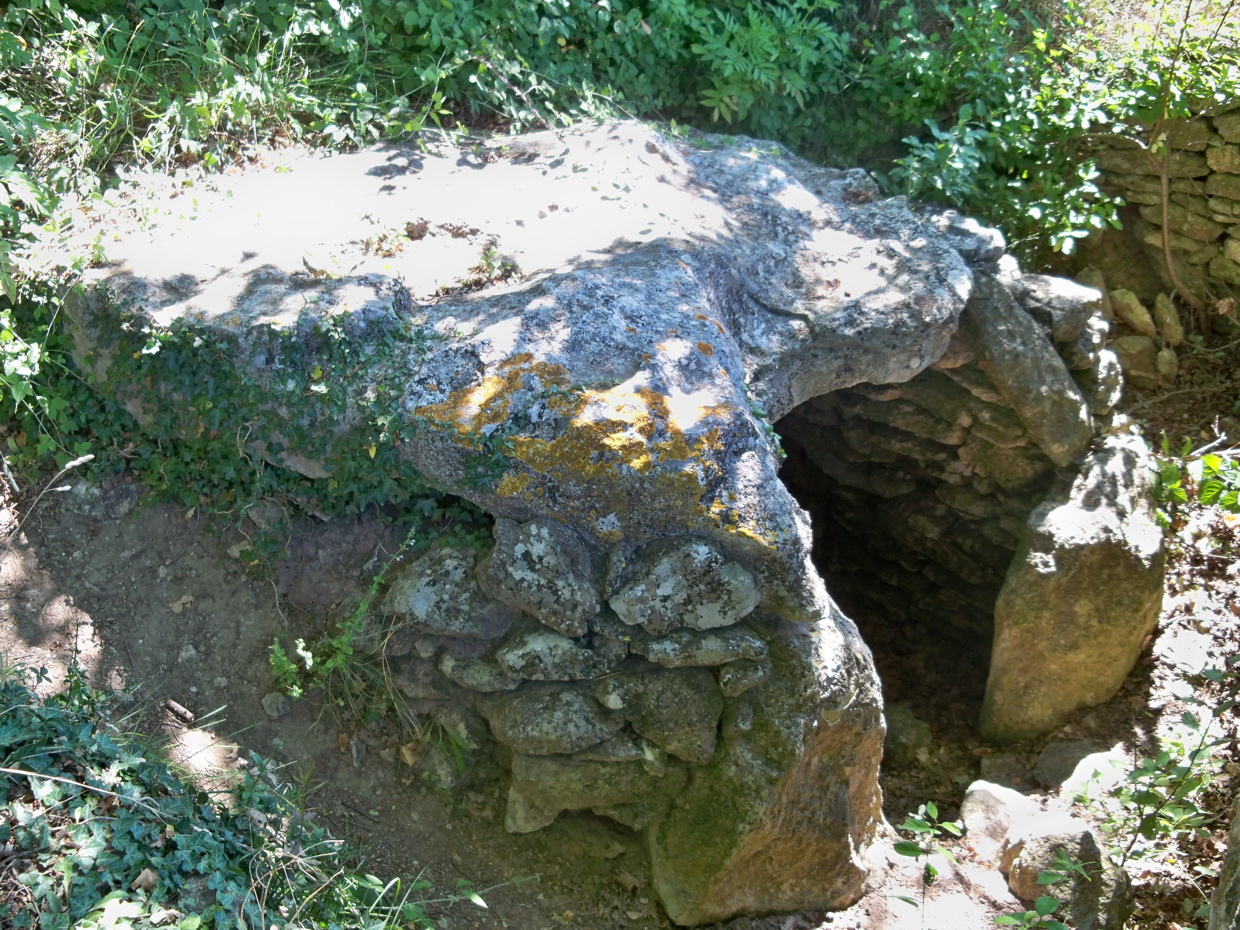 dolmen de la Pichone de Ménerbes