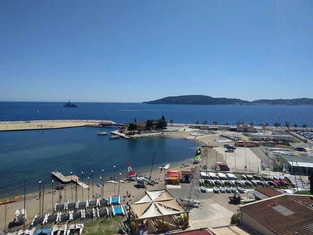 YACHT CLUB de TOULON