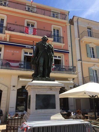 Bailli De Seffron Statue