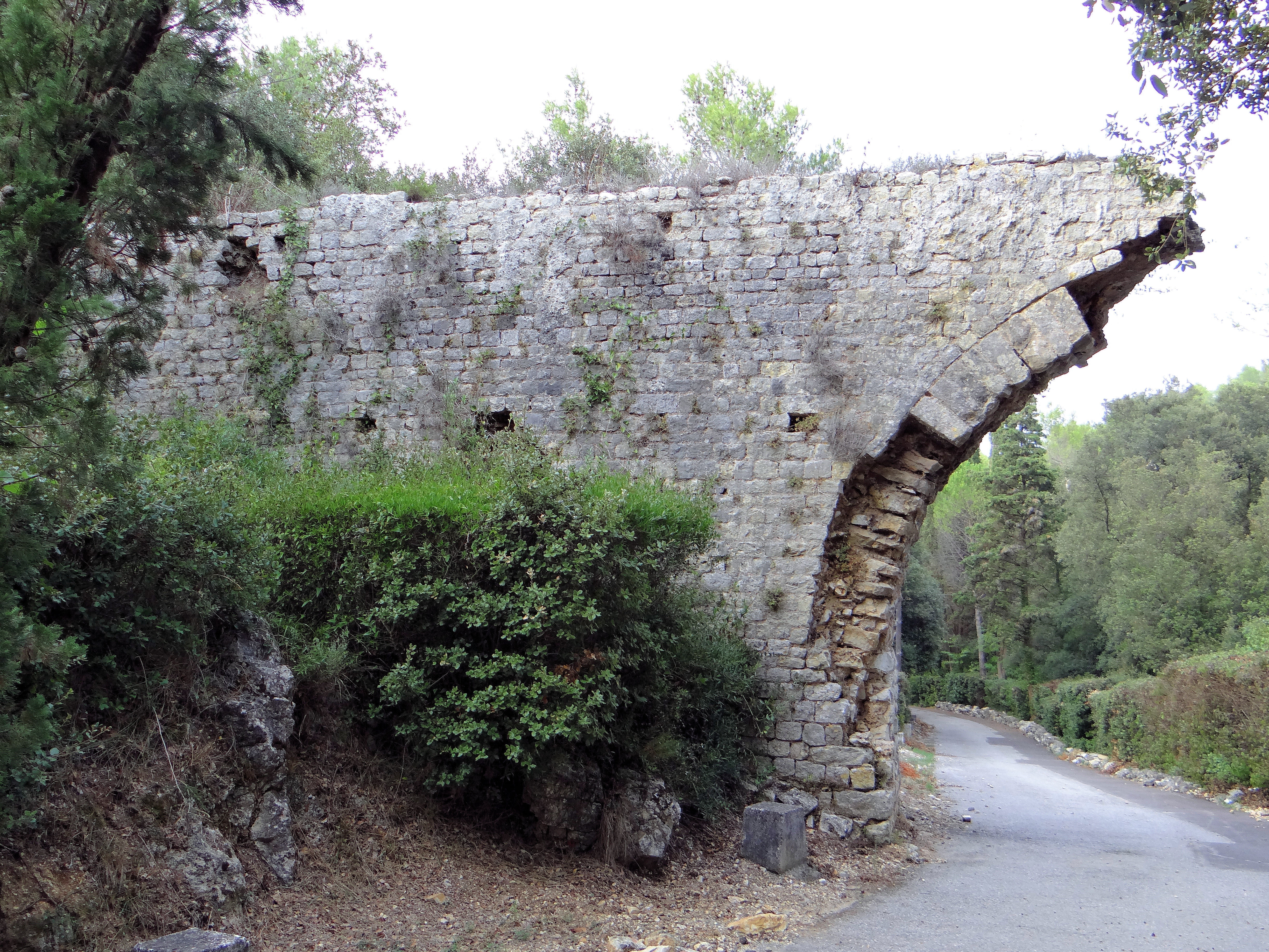 aqueduc de Clausonnes