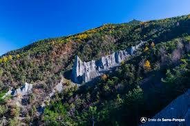 Les Demoiselles Coiffées